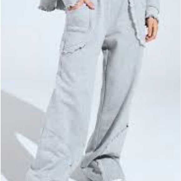 AKIRA - Come Chill With Me Sweatsuit -Jacket and Joggers Size Large - Picture 7 of 14